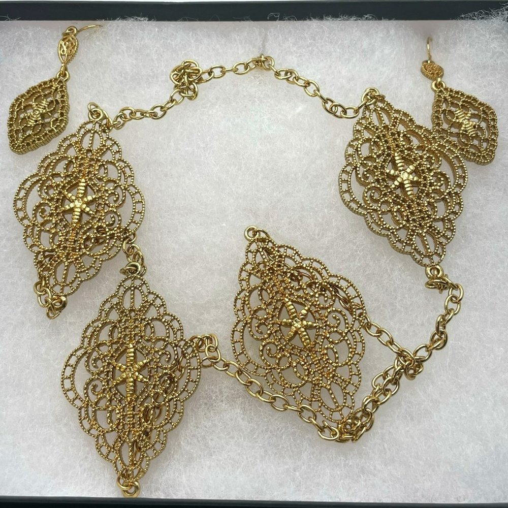 Gold filigran necklace and earings set